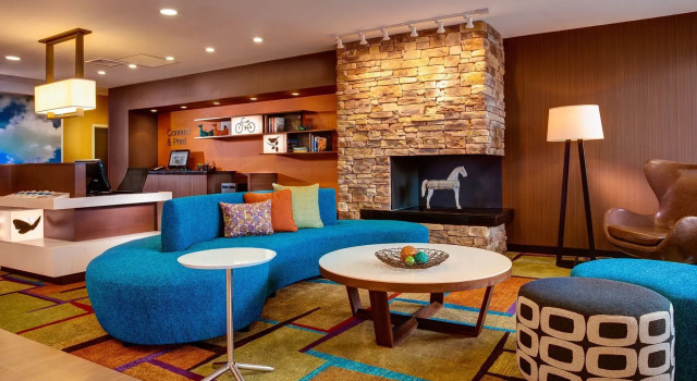 Fairfield Inn Concord, Varaa Hotelli Hotellit New England uima-altaalla, Uima-allas