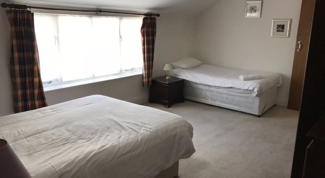 Трёхместный номер Standard The Embassy Hotel