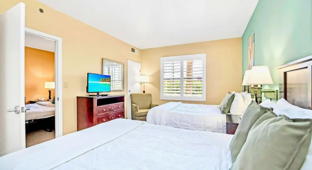 Modern 2 Queen Beds Suite Close to Disney, Забронировать Отель Орландо Диснейуорлд Орландо, рядом с Bayhill Plaza Shopping Center