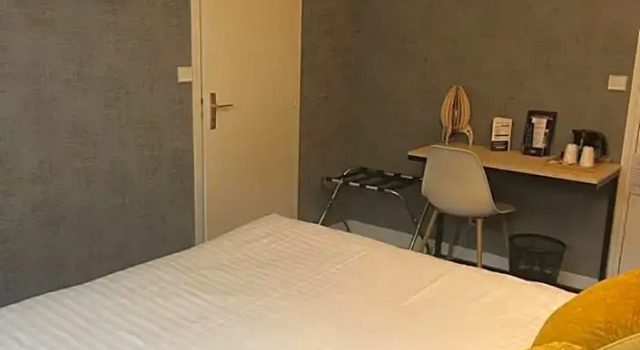 Номер Comfort Contact Hotel Hôtel De Troyes