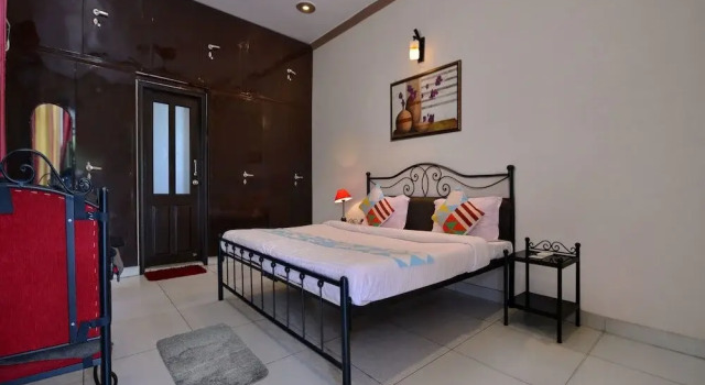 OYO 16928 Home Pool Side 2BHK Chakrata Road, Забронировать Отель Отели Нью-Дели с завтраком, Завтраки