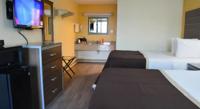 Четырёхместный номер Standard Southern Inn Lumberton