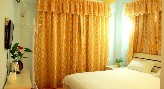 Yefeng Cafe, Book Hotel Siming 