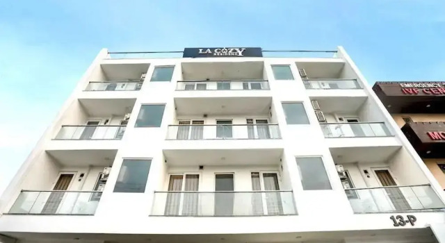 La Cozy Residency, Забронировать Отель «постель и завтрак» СПА-отели Гургаон, рядом с Whirlpool of India Ltd, SPA-услуги