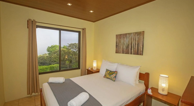 Modern 2 Bedroom Villa - Friendship House - Price shown is for 2 Night Stay
