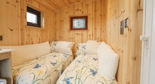 Tal Sarn Shepherd Hut, Book Feriehus Dwyran Anglesey