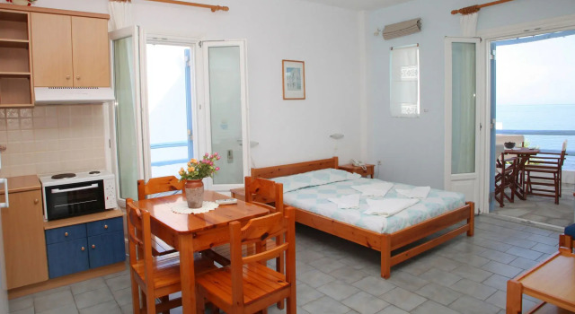 Agnadi Syros Beachfront Studios & Rooms