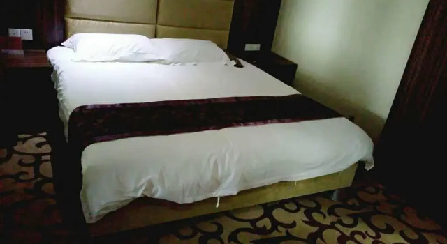Guohua Hotel, Book Hotel Hulunbuir Inner Mongolia