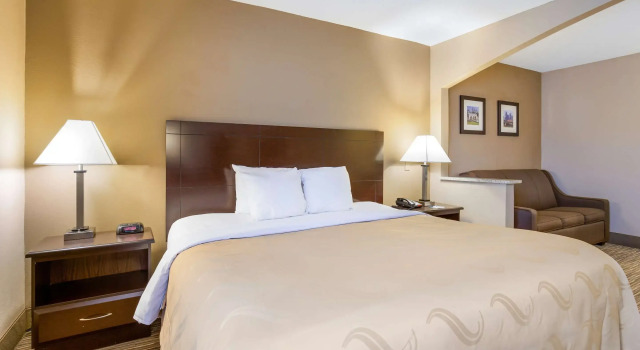 Двухместный люкс Quality Inn I-70 Near Kansas Speedway
