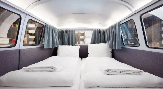 Двухместный Volkswagen T11 Hotel Not Hotel Amsterdam