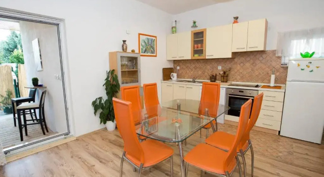 Apartments Viki, Buchen Sie Ferienwohnung Stobreč Split