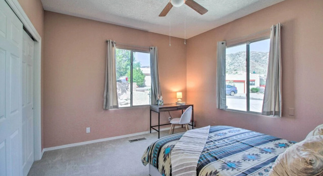 Serenity in Duke City w/ Manzano Mtn View, Reserva ahora Hotel Albuquerque 