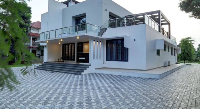 Nadhiyoram River Retreat