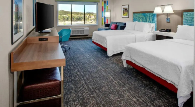 Четырёхместный люкс Hampton Inn Suites Flagstaff East