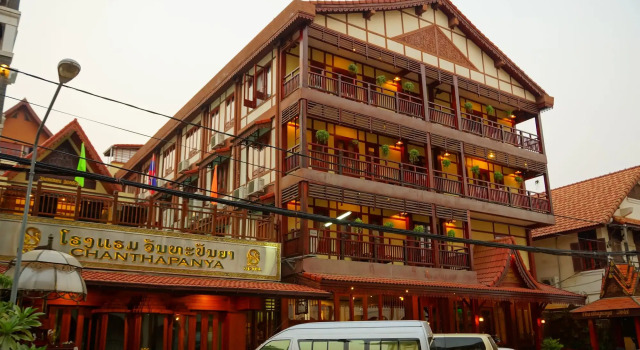 Chanthapanya Hotel, Rezerwuj Hotel Hotele w Prowincja Wientian z basenem, Basen