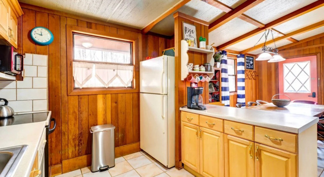 Коттедж Pet-Friendly Home with Deck at Big Bass Lake!