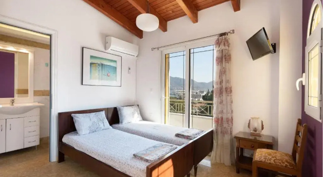 Golden Seaside House number 1, Rezerwuj Hotel Hotele w Saronic Islands z parkingiem, Parking