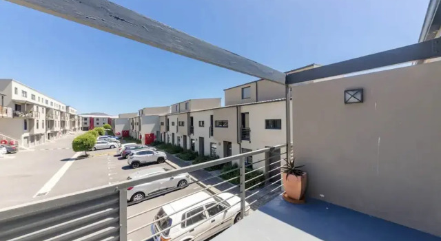 Delightful 2 Bedroom Townhouse in Woodstock, Забронировать Отель Отели Кейптауна с бассейном, рядом с The Heart of Cape Town Museum, Бассейн