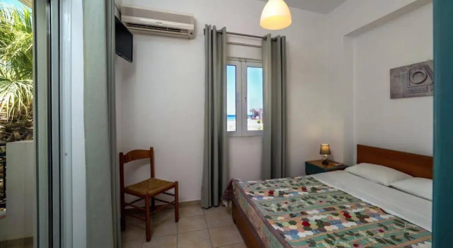 Yannis Apartments
