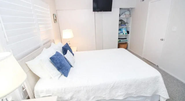 Colony Beach Club 126