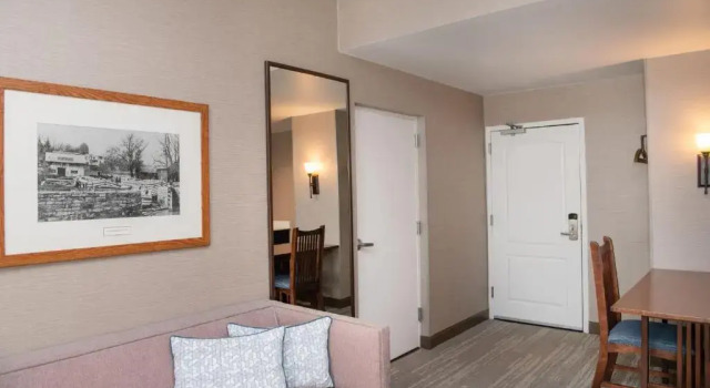 Четырёхместный люкс c 1 комнатой Hampton Inn & Suites Rochester/Victor
