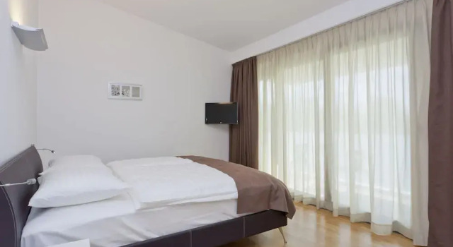 Villa in Novigrad With Pool & Rooftop Terrace, Rezervovat Vila Hotely v Dajla s parkováním, Parkování