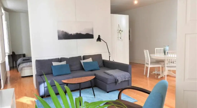 Апартаменты Oporto Delight 1 Luxury Apartment in Historic Center with Balcony Max 4 p
