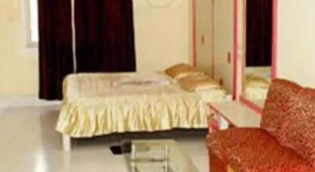 Sharda Hotel by OYO Rooms, Prenota Hotel Siliguri West Bengal