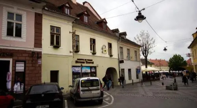 Hostel PanGeea, Varaa Hostelli Sibiu Old Town 
