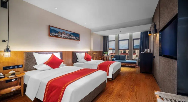 Номер Executive Ramada by Wyndham Diqing