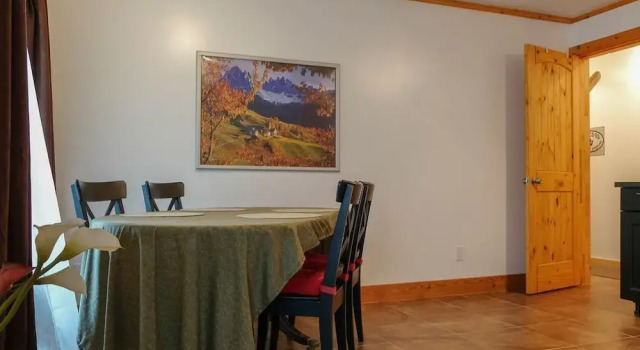 Beautiful Log Chalet Near Fernie, BC, Réserver Chalet Wardner Canada