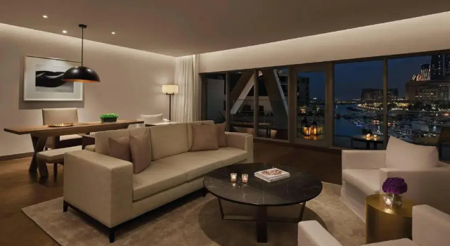 Двухместный люкс Premier Marina View The Abu Dhabi EDITION