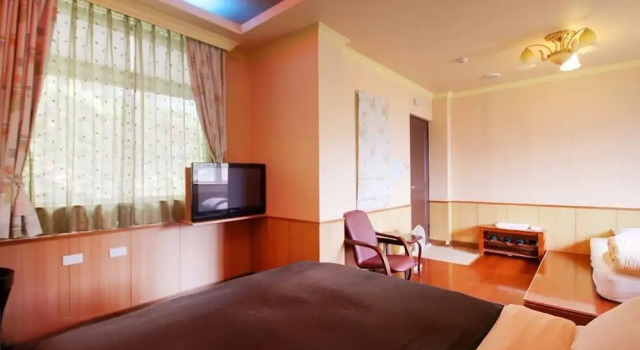 Chingjing New Paradise B&B, Prenota Bed & breakfast Hotel a Nantou County con parcheggio, Parcheggio