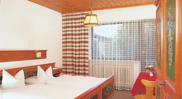 Pension und Gasthof Eibl, Rezerwuj Hotel Hotele w Bawaria z parkingiem, Parking