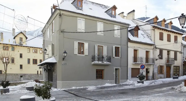 Eth Paer 2 by FeelFree Rentals