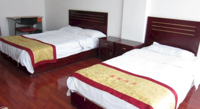 Super 8 Collection Hotel (Kuanzhai Alley Luomashi Subway Station)(速8精选酒店（宽窄巷子骡马市地铁站店）), Varaa Hotelli Hotellit Sichuan pysäköinnillä, Pysäköinti
