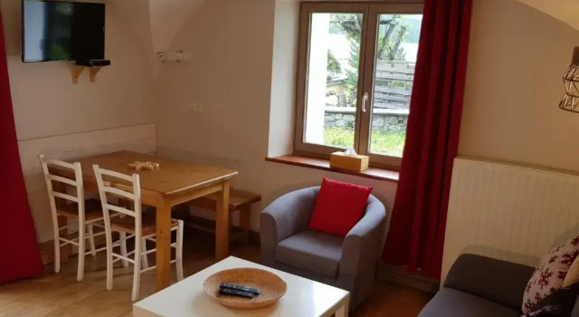 Четырёхместный номер Standard с видом на сад La Girandole Chambre dhôtes et Location dappartement