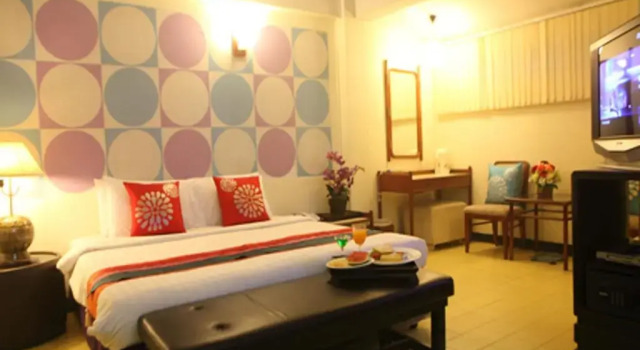 Полулюкс Sawasdee Sukhumvit Inn