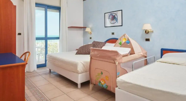 Четырёхместный номер Superior seafront Hotel Ascot Riccione