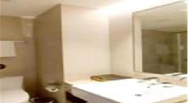 Двухместный номер Standard Home Inns - Jilin South Ring Road Honglou Plaza