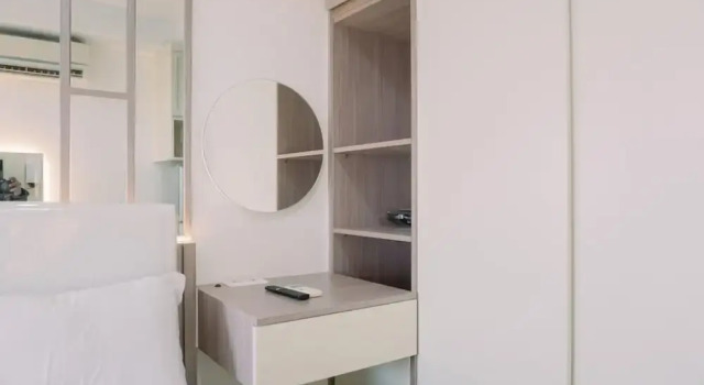 Студия Homey And Cozy Stay Studio Belmont Residence Puri Apartement