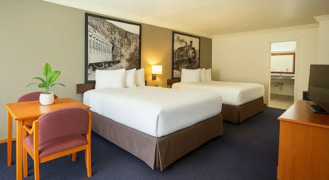 Номер Deluxe Creekside Inn & Suites