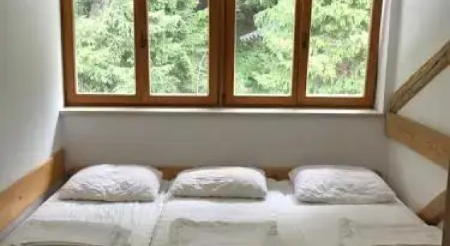 Valvasorjev dom pod Stolom, Rezervați Hotel Žirovnica 