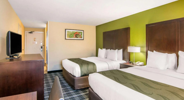 Четырёхместный люкс Quality Inn & Suites Albany Corvallis
