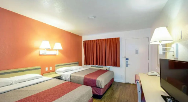 Четырёхместный номер Standard Motel 6 Greenville, TX