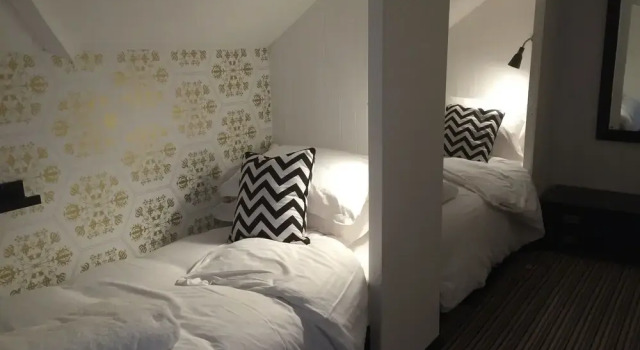 Кровать в общем номере с 6 комнатами Greenbank Lodge LLANGOLLEN