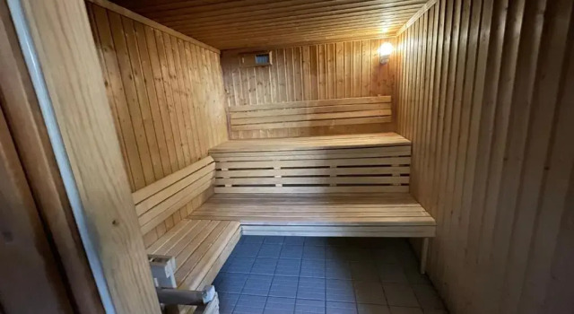 Les Orres 6 Places Coeur de Station avec Piscine, Забронировать Отель Отели Лез-Ор с парковкой, рядом с Горнолыжный подъемник Риу Сек, Парковка