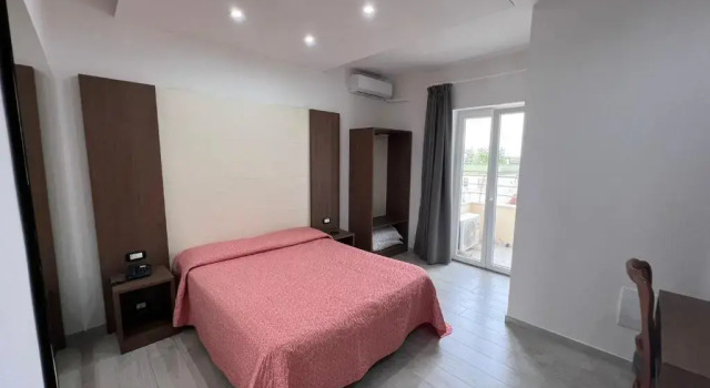 Hotel La Mela, Book Hotel Varcaturo Campania