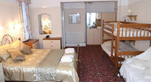 Knighton Lodge, Забронировать Отель Отели Скегнесс с парковкой, рядом с Аквариум Скегнесса, Парковка