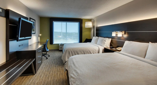 Четырёхместный номер Standard Holiday Inn Express Georgetown by IHG